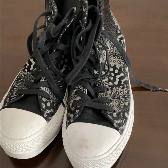 Converse - Picture 1 of 6